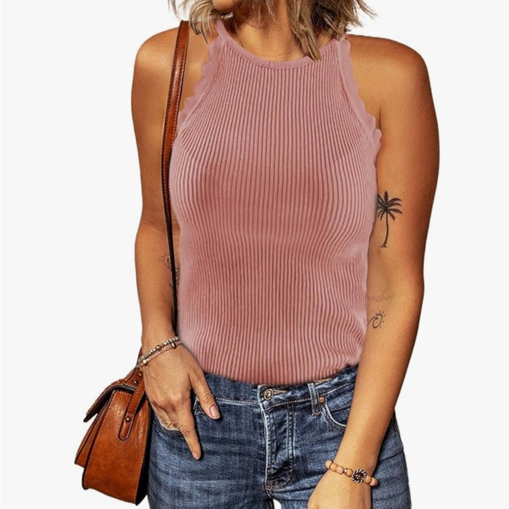 🩷 Ribbed Sleeveless Scalloped Top